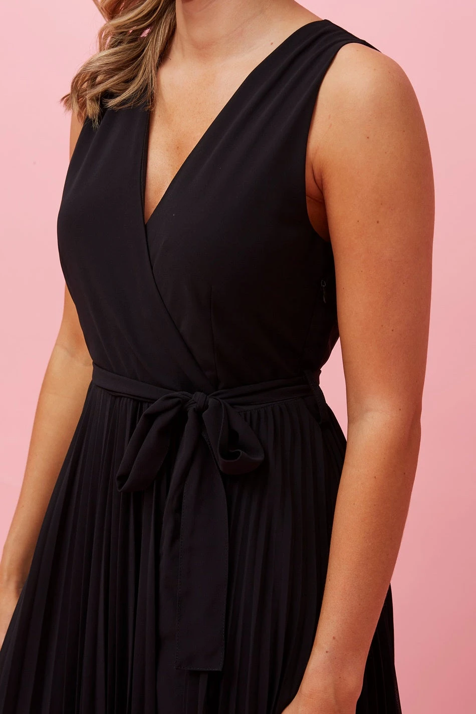 MADISON SLEEVELESS PLEATED DRESS 7 MADISON SLEEVELESS PLEATED DRESS - Image 7