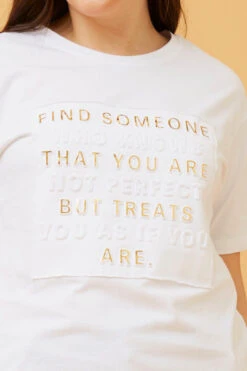 JULITA EMBOSSED GRAPHIC PRINT TOP 23 JULITA EMBOSSED GRAPHIC PRINT TOP -Female Clothing Store 632416fb80b07d38536bc8ca13f4bb51