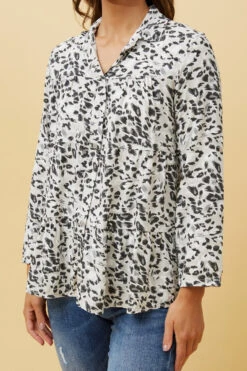 LILIANA ANIMAL PRINT TIERED TOP -Female Clothing Store 6eff712be1fcbbec1f684e78d10448cf