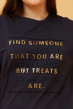 JULITA EMBOSSED GRAPHIC PRINT TOP 18 JULITA EMBOSSED GRAPHIC PRINT TOP -Female Clothing Store 6f4bbeb21e2600de22680e016d7a3413