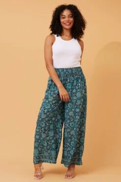 DOVER FLARED PAISLEY PRINT PANTS -Female Clothing Store 7910031ba9c673ee1f4681359070511a d5b8e94e 4ff6 4fca b9e2 6aaf275f1230