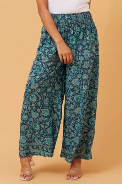 DOVER FLARED PAISLEY PRINT PANTS -Female Clothing Store 8e177764120c92e0cba470fd3eb8852d