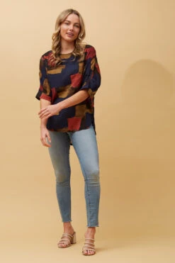 TARA ABSTRACT PRINT HI LOW HEM TOP